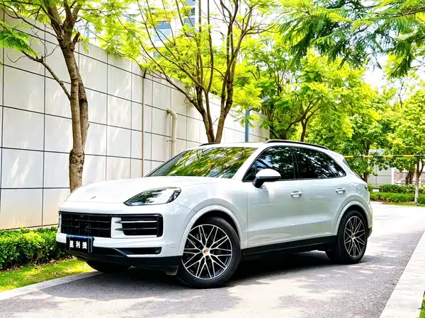 Porsche Cayenne 2023