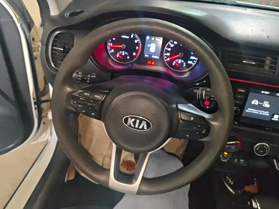 Kia KX CROSS 2018 — фото 15