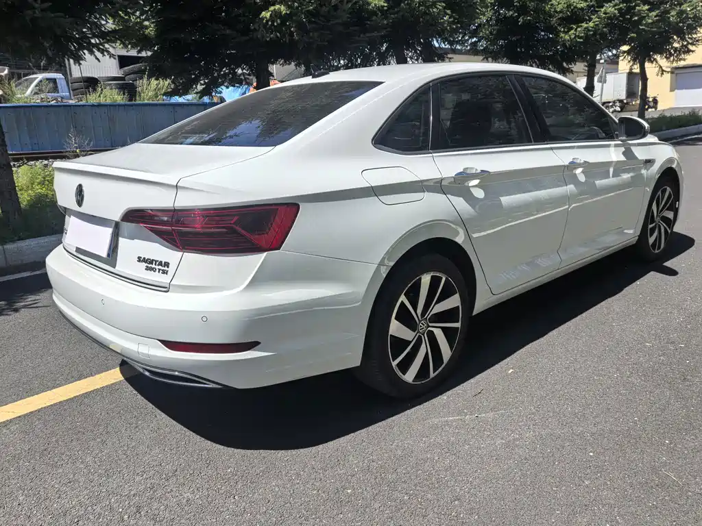 Volkswagen Sagitar 2022