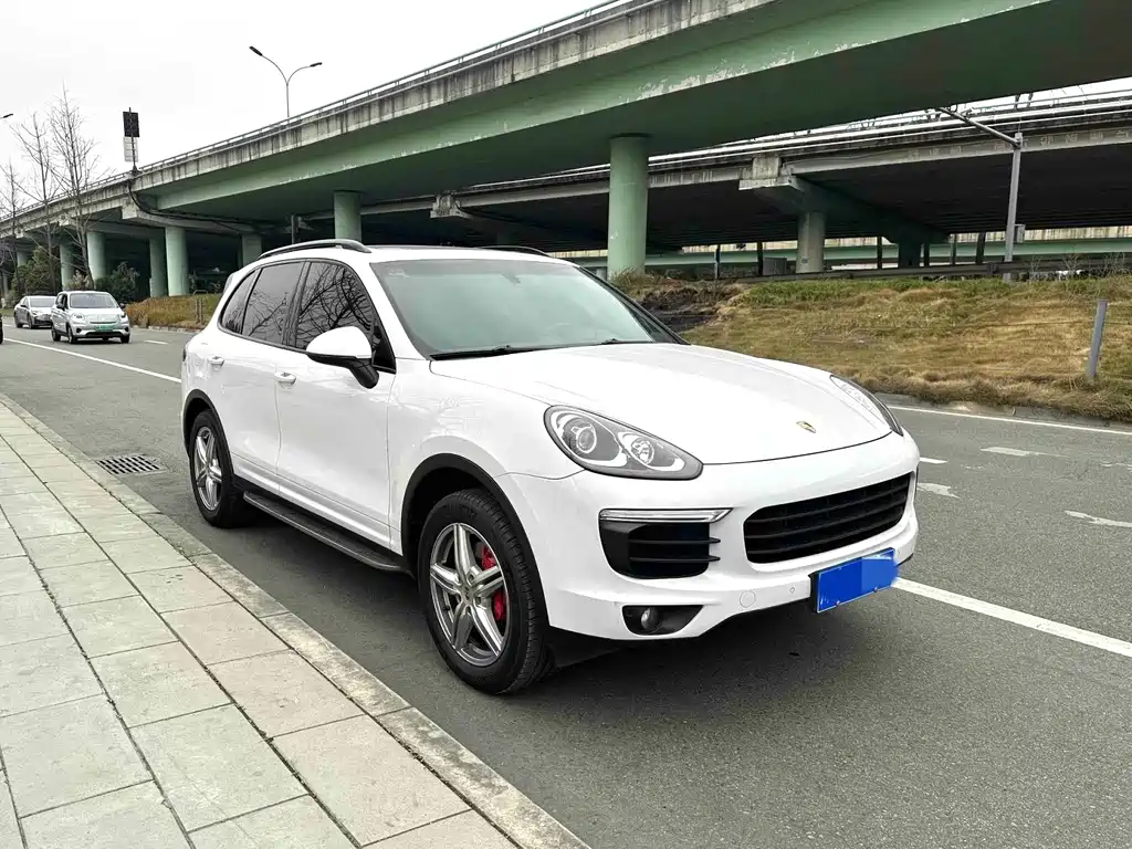 Porsche Cayenne 2015 — фото 2