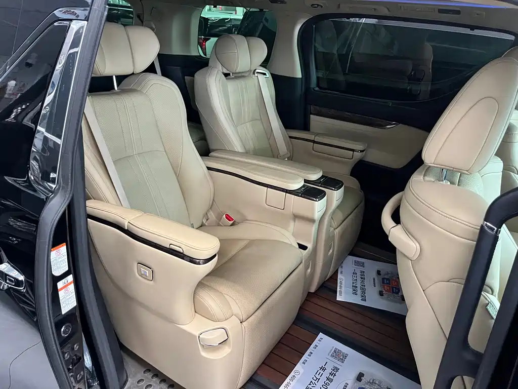 Toyota Vellfire 2021 — фото 8