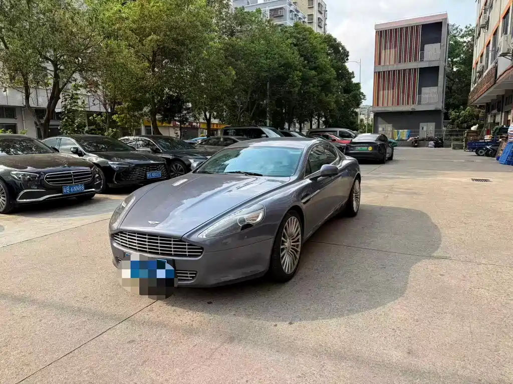 Aston Martin Rapide 2013 — фото 1