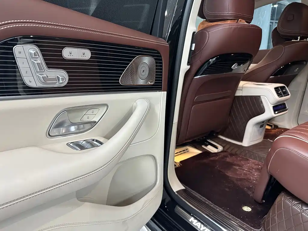 Mercedes-Benz Maybach GLS 2025 — фото 12