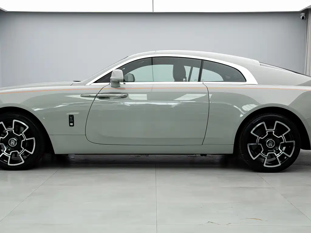 Rolls-Royce Phantom 2016 — фото 3