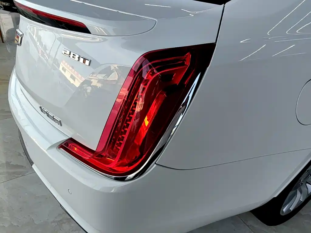 Cadillac XTS 2018 — фото 8