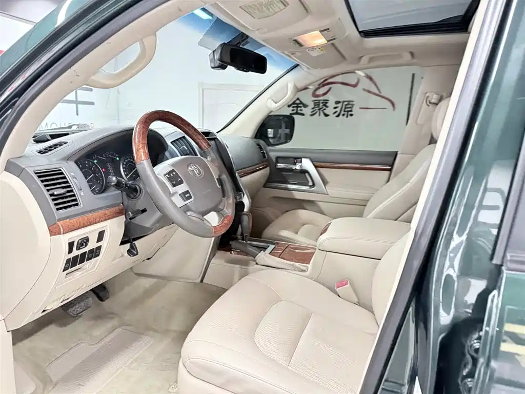 Toyota Land Cruiser 2014 — фото 8