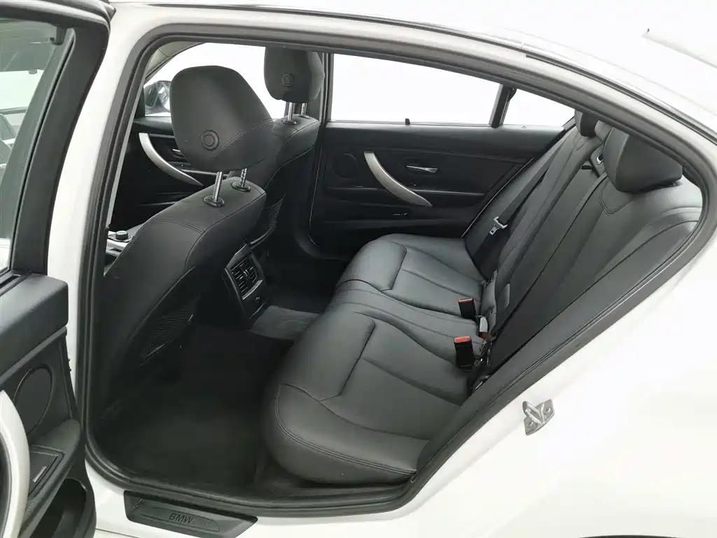 BMW 3 Series 2015 — фото 15