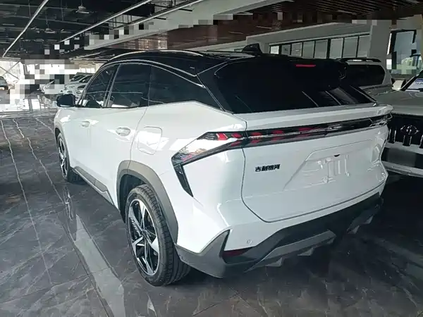 Geely Galaxy L7 2024
