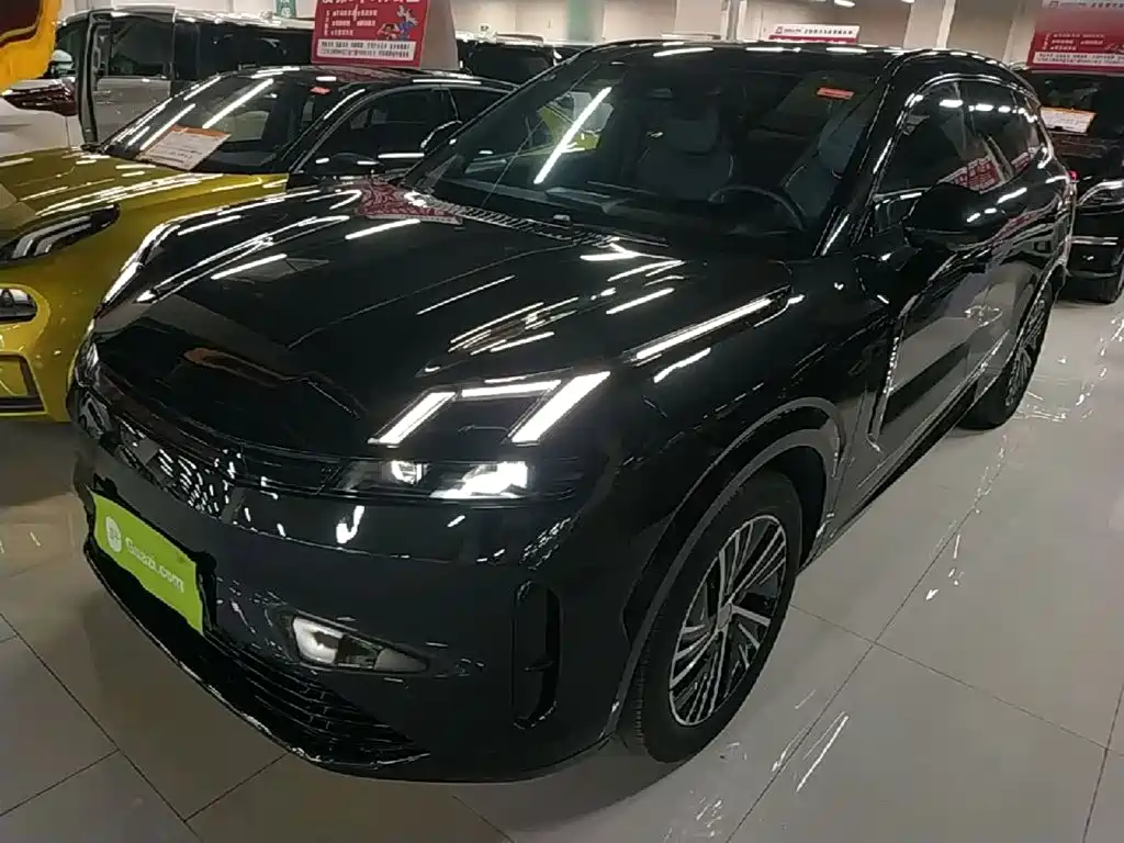 Lynk & Co 08 EM-P 2023