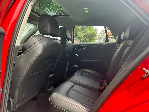 Audi Q2L 2023