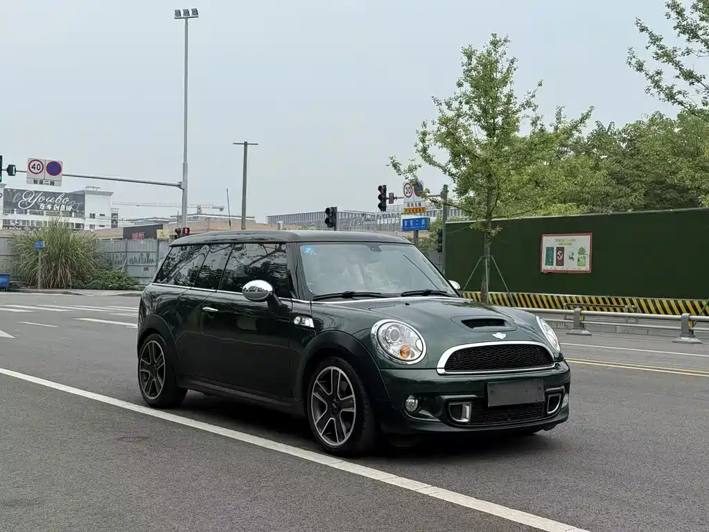 MINI Clubman 2012