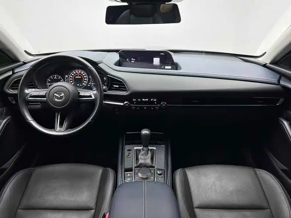Mazda CX-30 2022 — фото 16