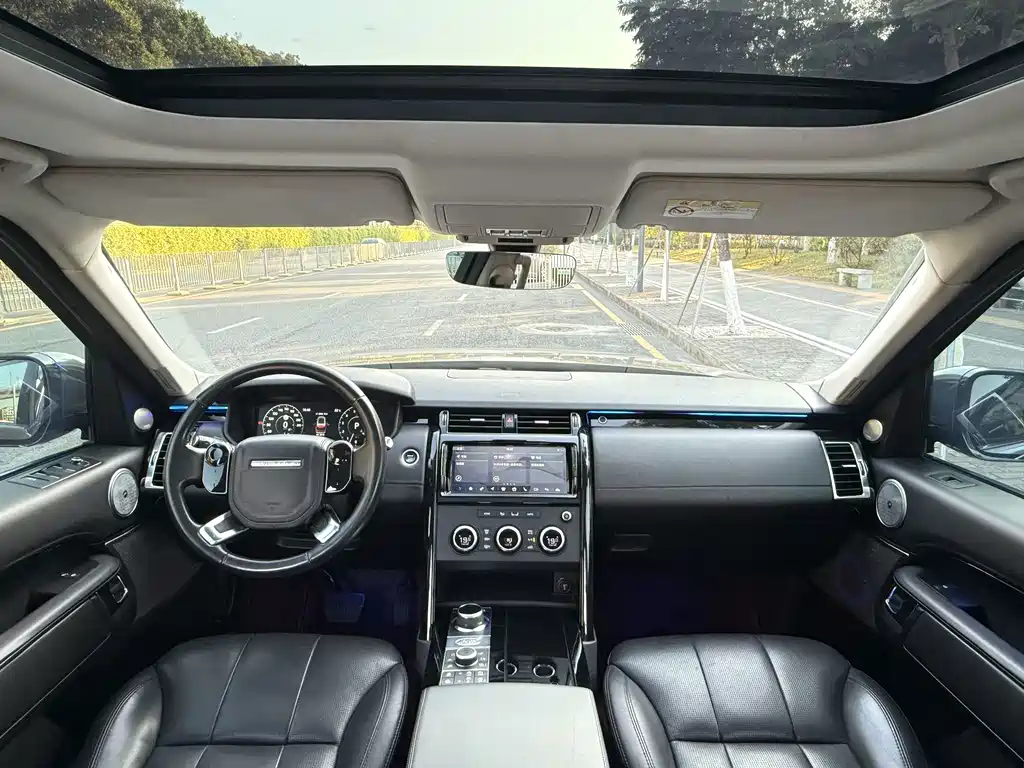 Land Rover Discovery 2018 — фото 13