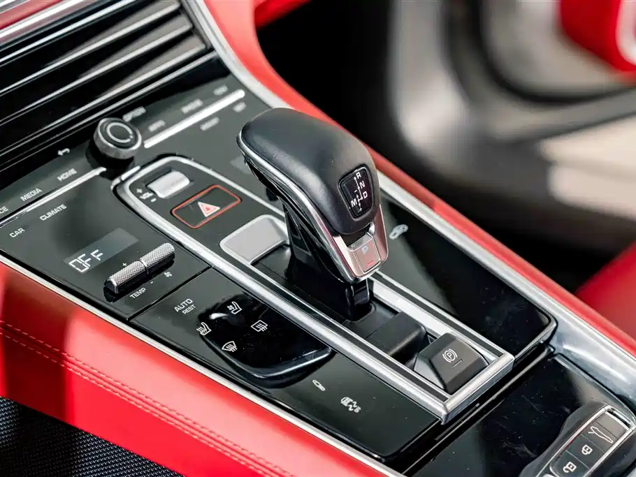 Porsche Panamera 2023 — фото 18