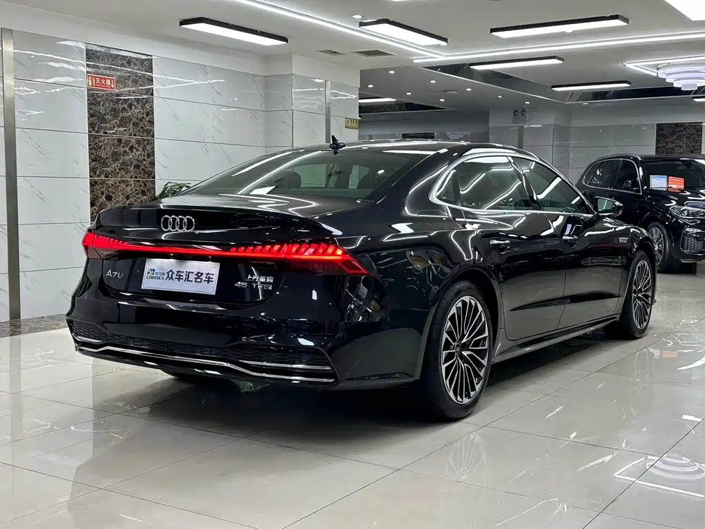 Audi A7L 2025 — фото 4