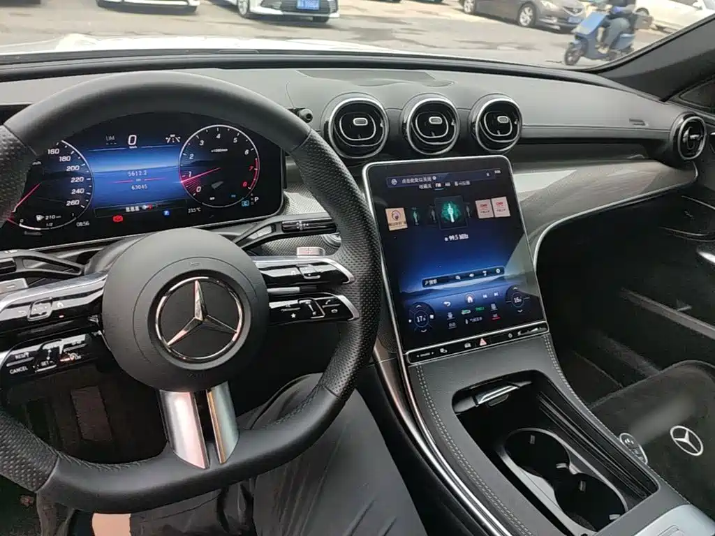 Mercedes-Benz C-Class 2023 — фото 10
