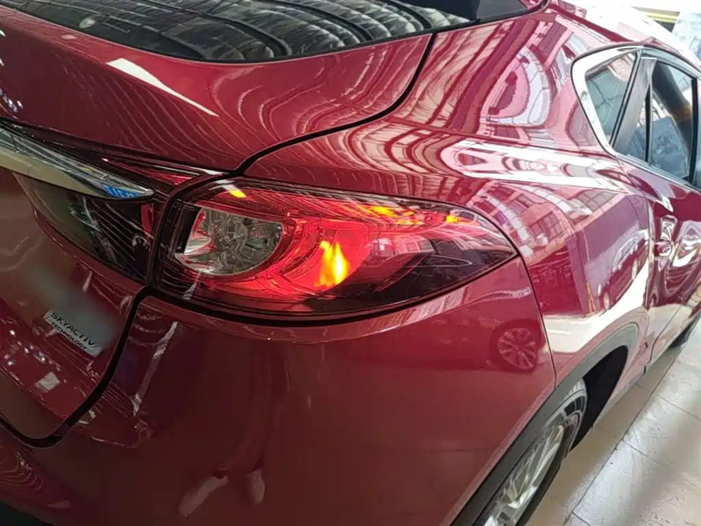 Mazda CX-4 2018 — фото 8
