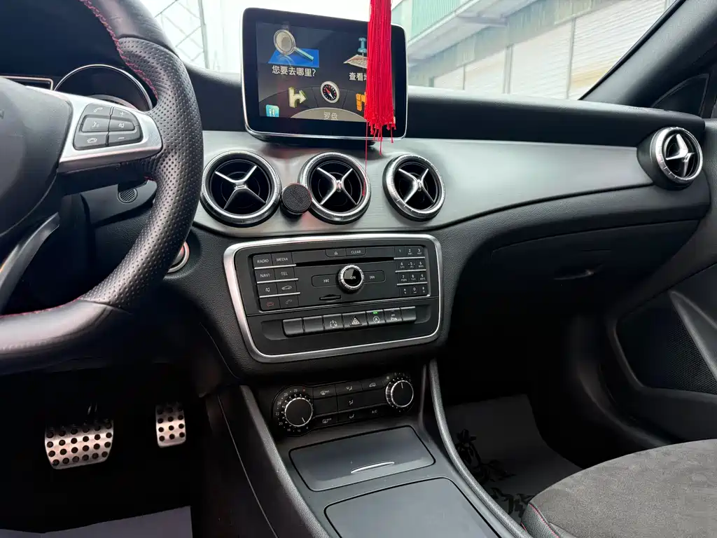 Mercedes-Benz CLA 2015 — фото 19