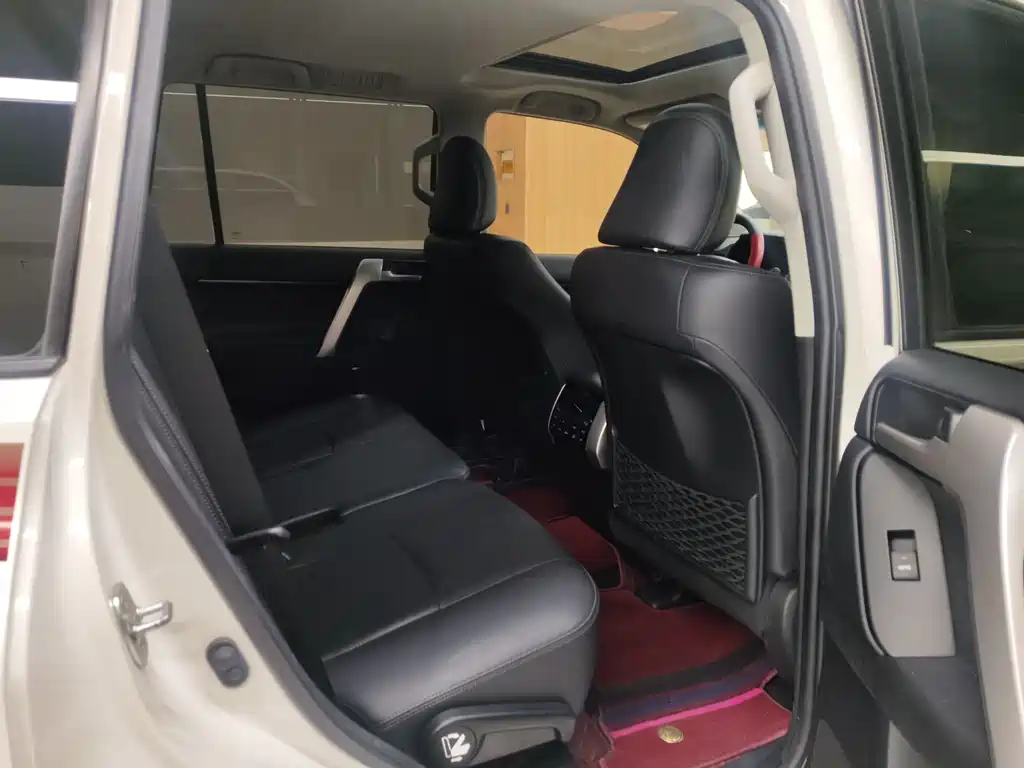 Toyota Prado 2019 — фото 11