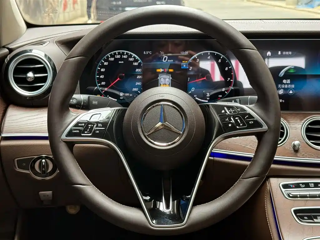 Mercedes-Benz E-Class 2023 — фото 12
