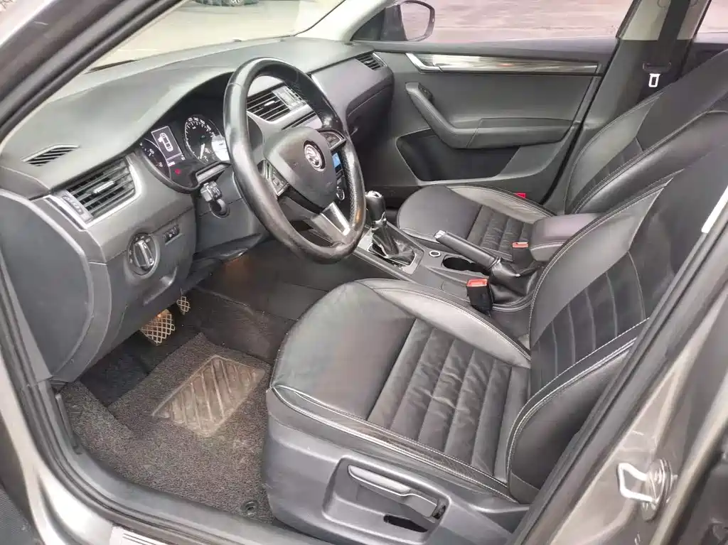 Skoda Octavia 2016 — фото 10