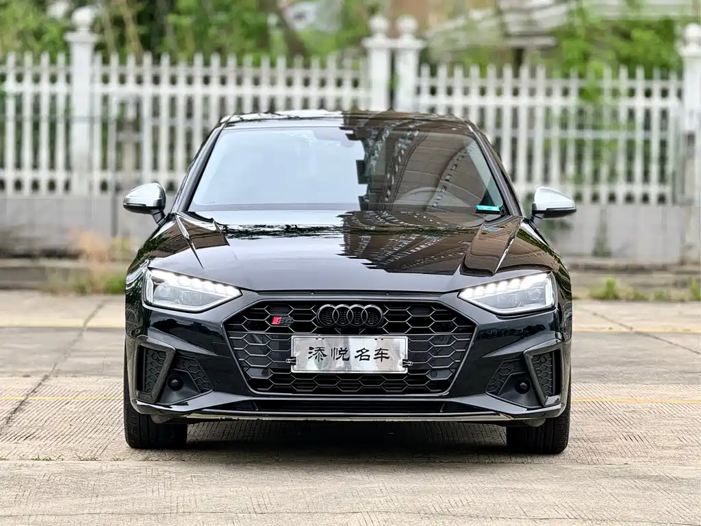 Audi A4L 2021