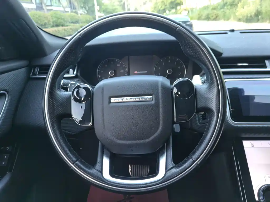 Land Rover Velar 2019 — фото 12