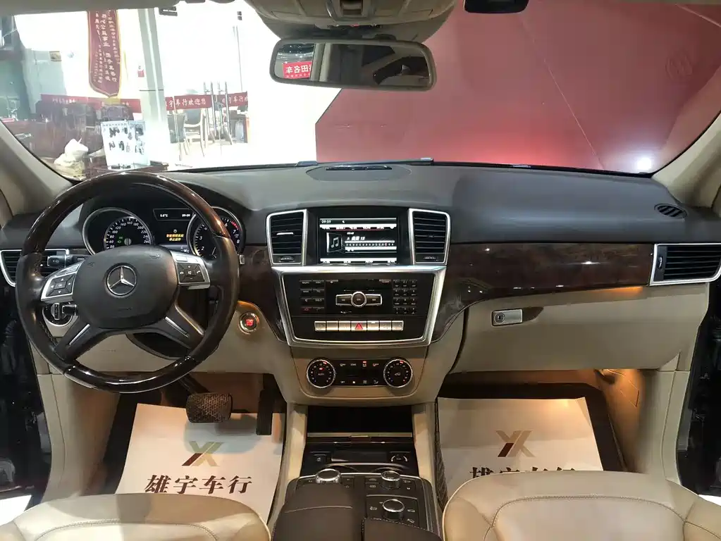Mercedes-Benz M-Class 2014 — фото 13