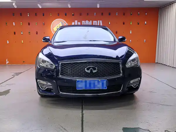 Infiniti Q70 2019