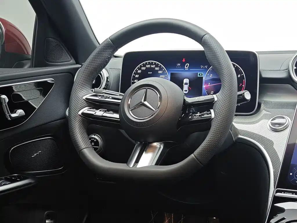 Mercedes-Benz C-Class 2024 — фото 10