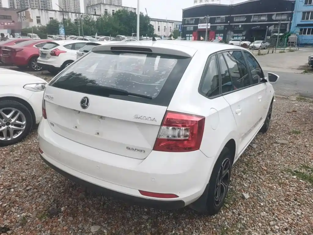 Skoda Rapid Spaceback 2016 — фото 7