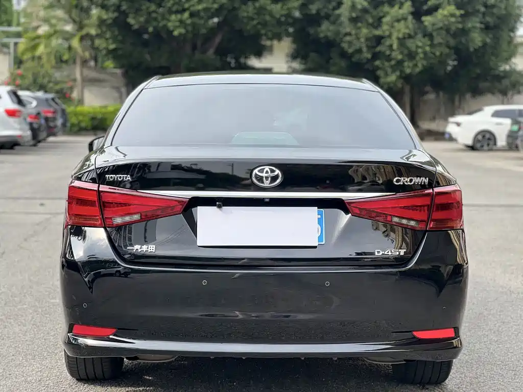 Toyota Crown 2016 — фото 16