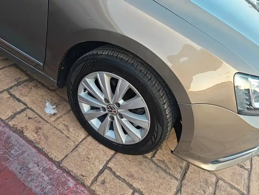 Volkswagen Sagitar 2016