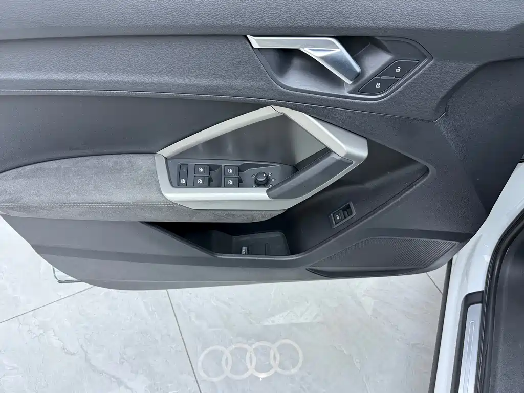 Audi Q3 2022 — фото 8