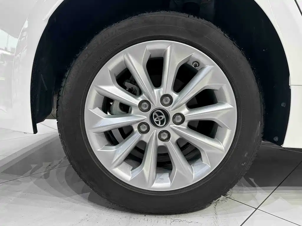 Toyota Corolla 2023 — фото 18