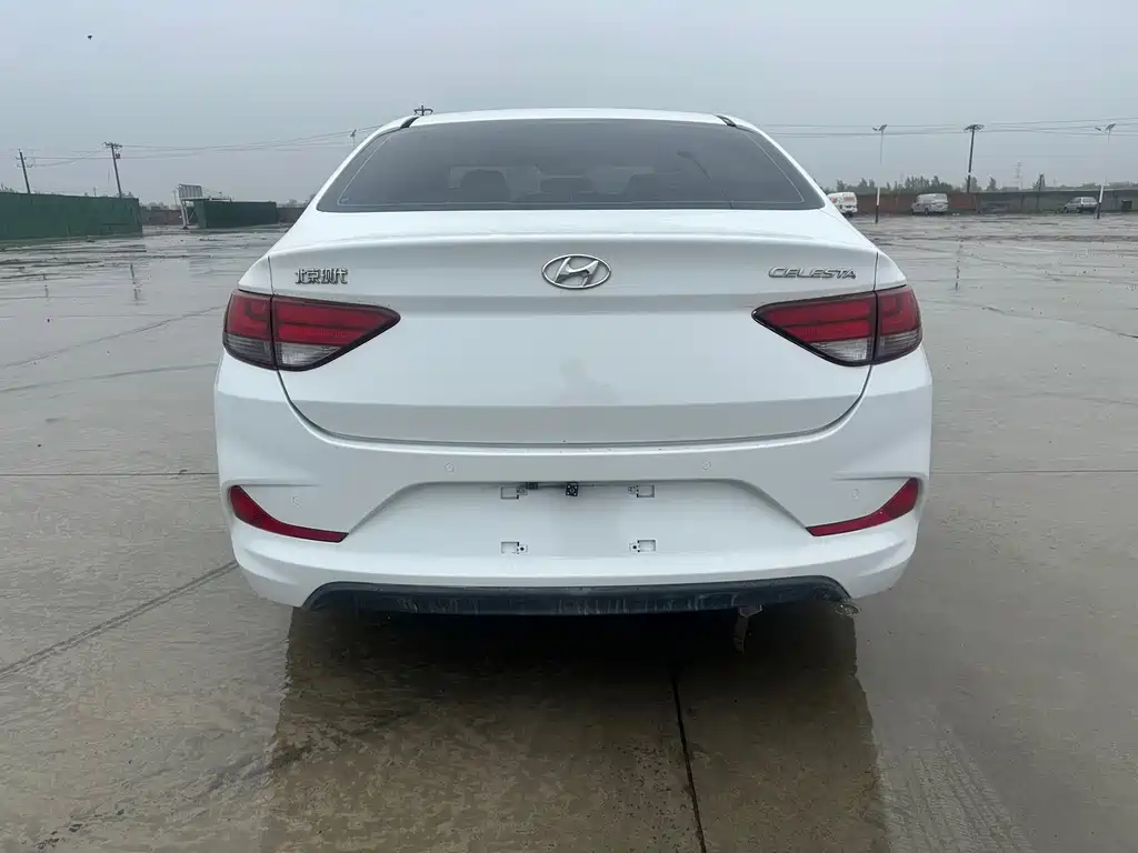 Hyundai Elantra 2017 — фото 11