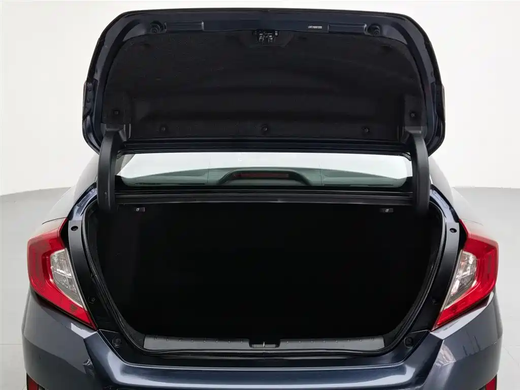 Honda Civic 2019 — фото 16