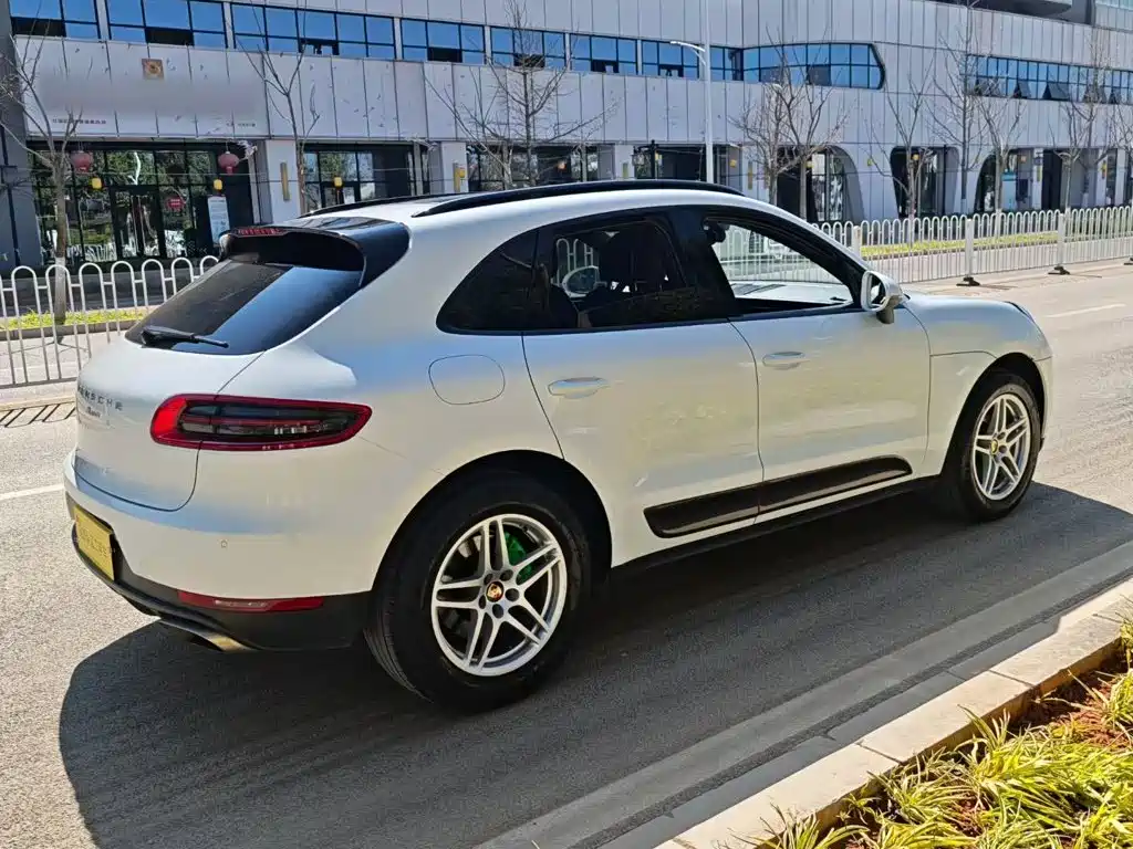 Porsche Macan 2015 — фото 12
