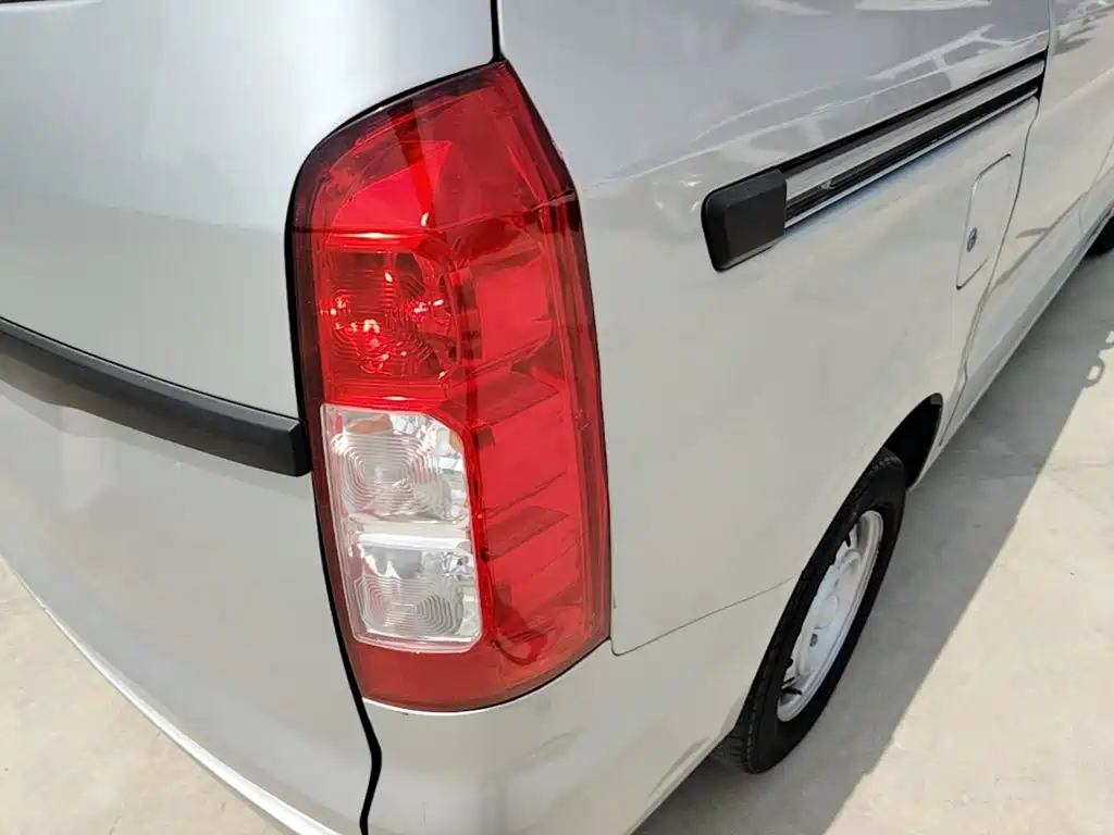 Wuling Hongguang V 2023 — фото 8