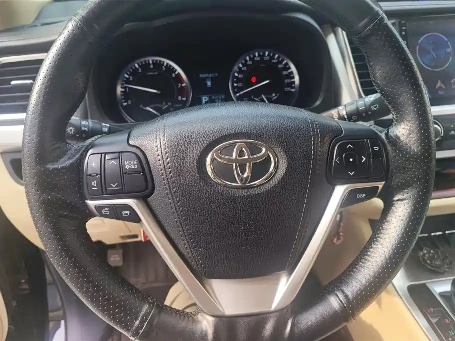 Toyota Highlander 2018 — фото 15