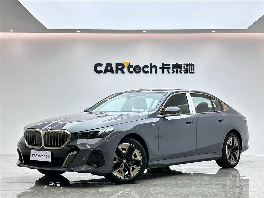 BMW 5 Series 2024 — фото 1