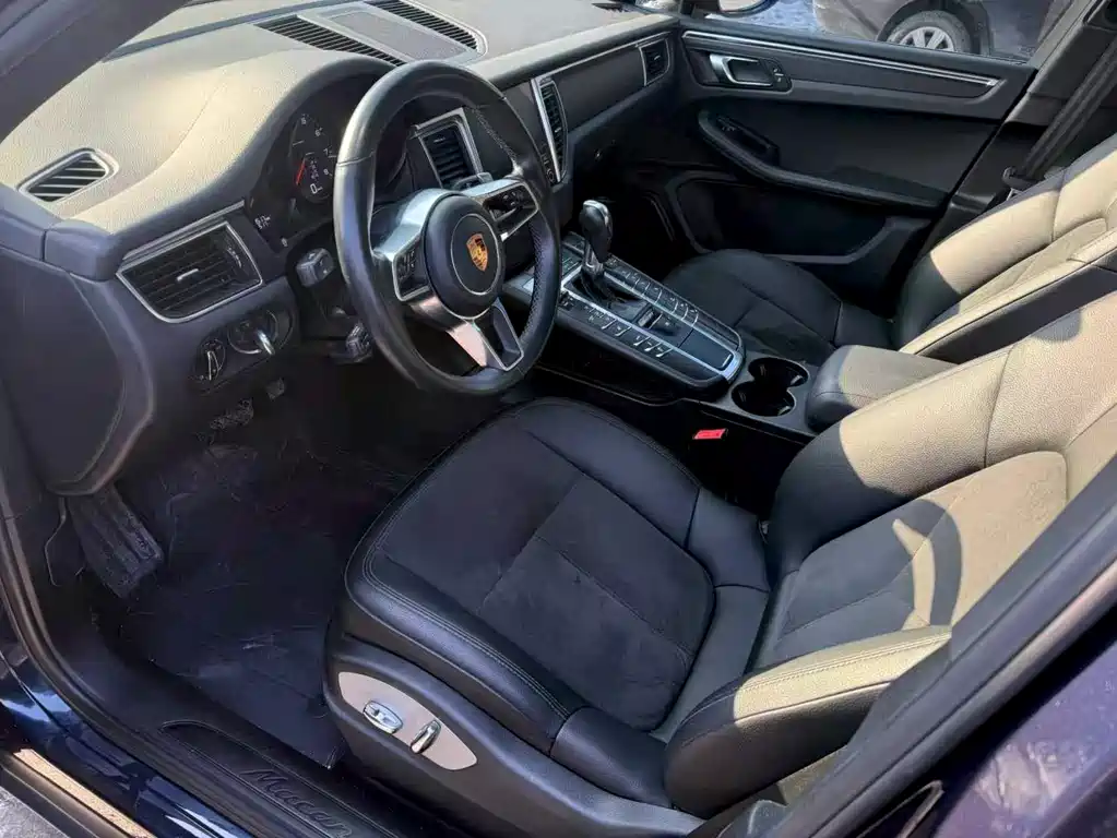Porsche Macan 2018 — фото 12