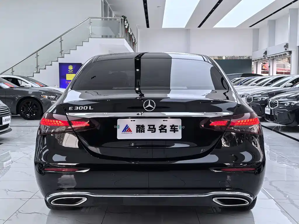 Mercedes-Benz E-Class 2023 — фото 14