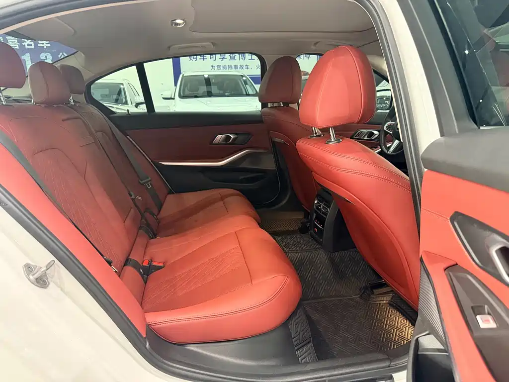 BMW 3 Series 2023 — фото 12