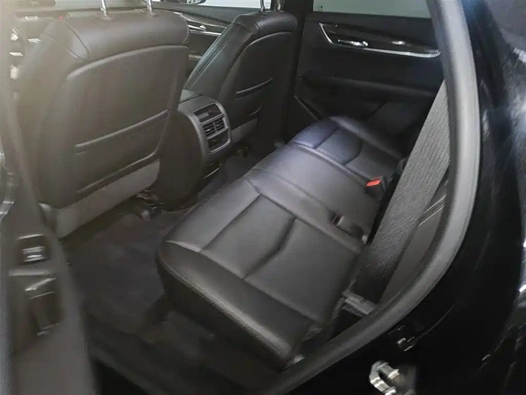 Cadillac XT5 2023 — фото 17