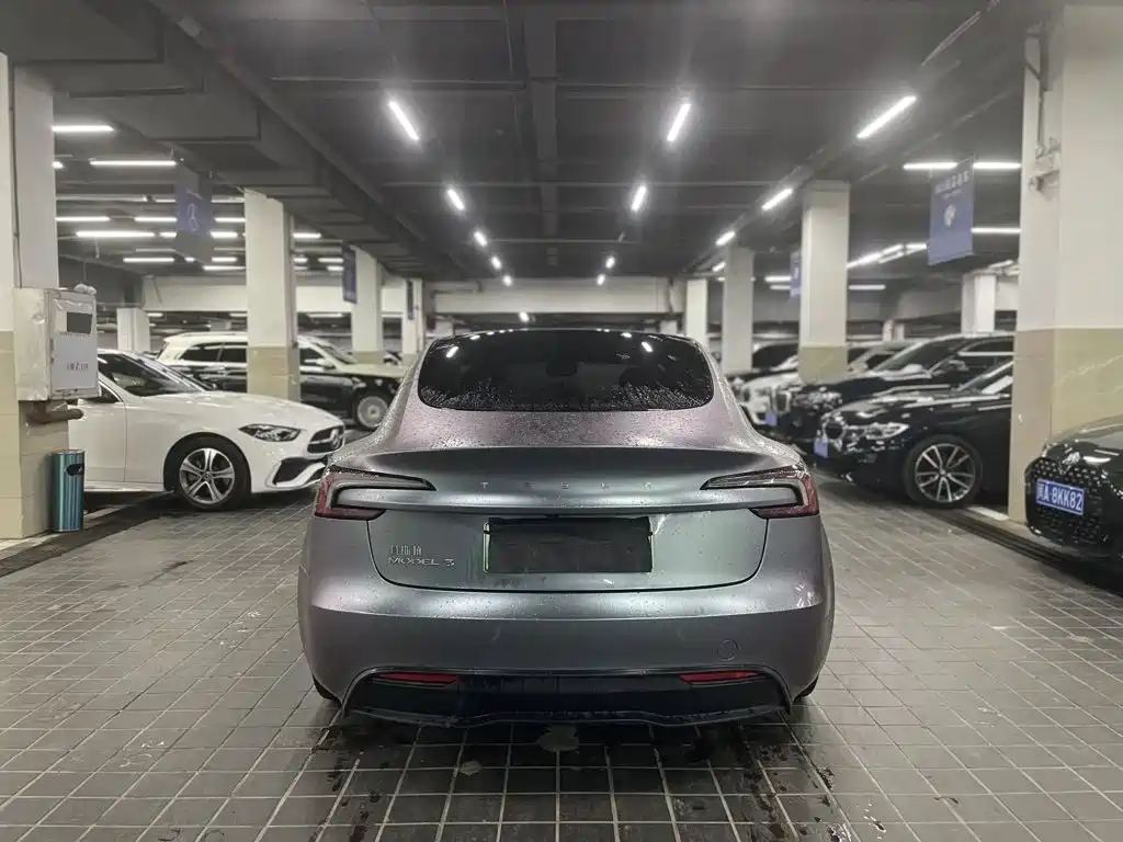 Tesla Model 3 2025 — фото 8
