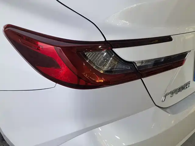 Toyota Camry 2025 — фото 18