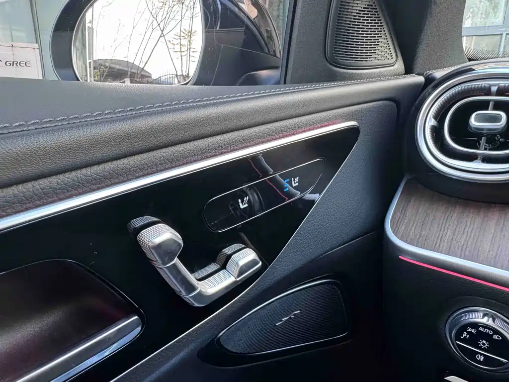 Mercedes-Benz C-Class 2022 — фото 14