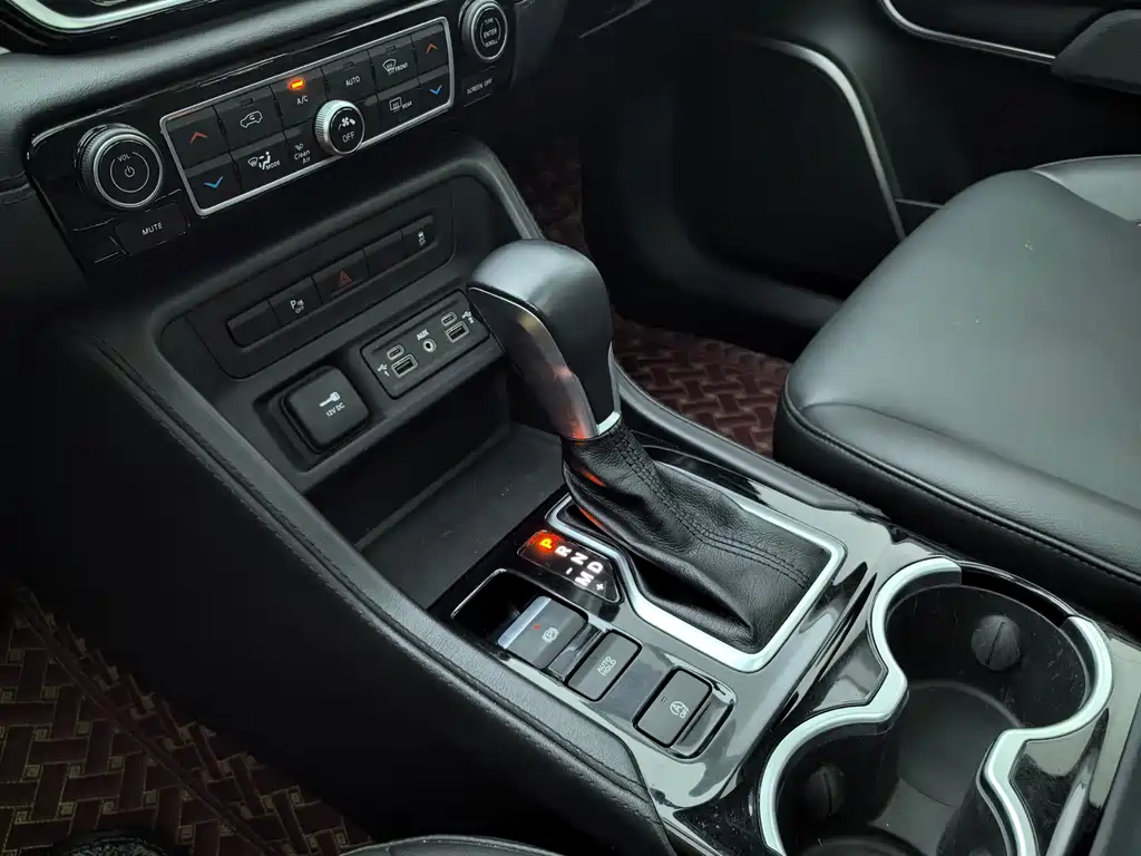 Jeep Grand Commander 2021 — фото 23
