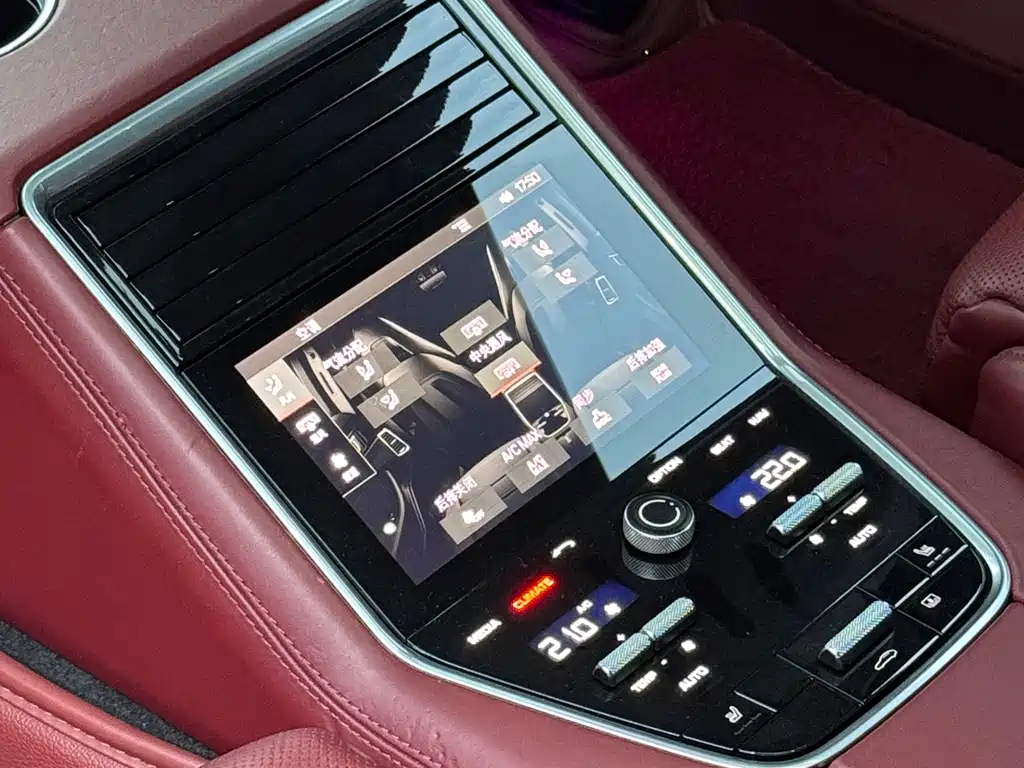 Porsche Panamera 2019 — фото 9